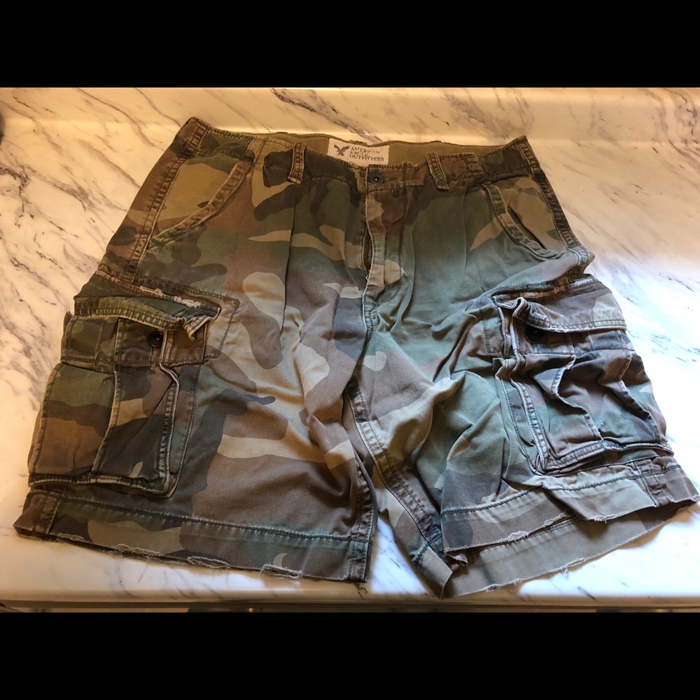 American eagle cargo shorts